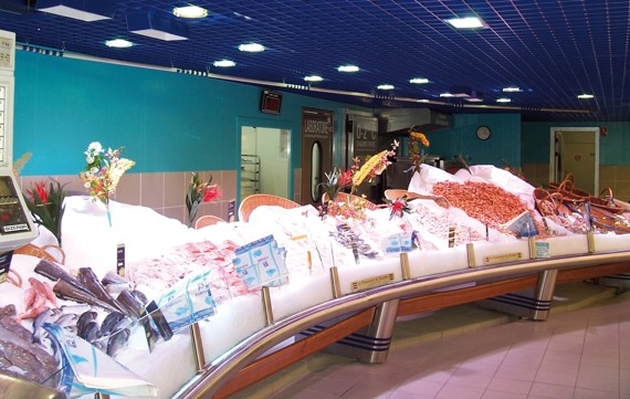 Fish Display With MAJA Flake Ice